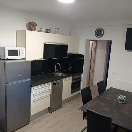 Apartma David V Izoli Апартаменты Изола