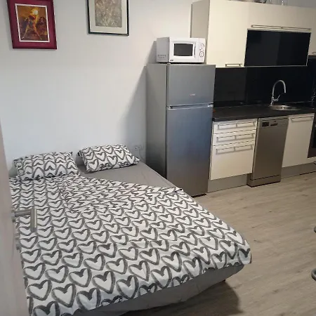 Apartma David V Izoli *
